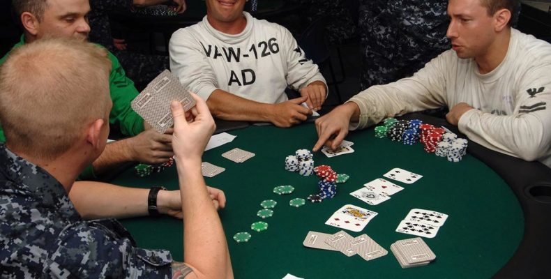 Advantages of Playing Online Poker
